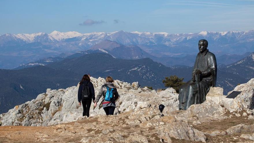 L&#039;escultura de Verdaguer a la Mare de Déu del Mont.