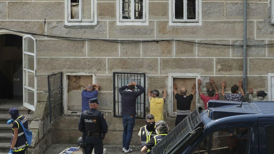 Narcopisos 24 horas con cámaras y ‘aguadores’ que avisan al ver a policías en un barrio con 762 incautaciones de droga y 143 de armas blancas en 5 años