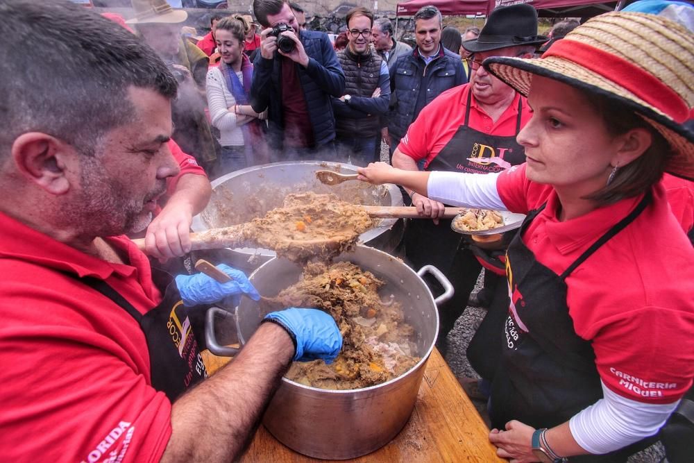 Puchero de La Florida. Reparto del puchero que ...