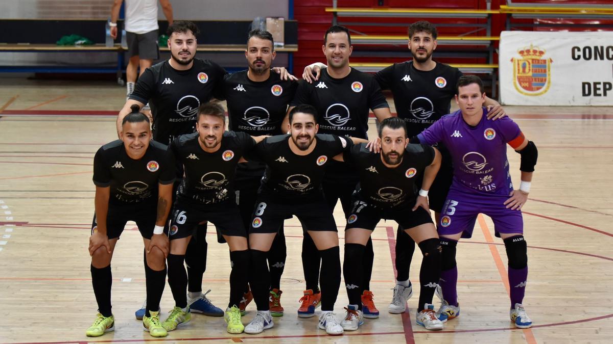 Imagen de la plantilla del CD Ibiza Futsal antes del inicio del encuentro ante el Móstoles B