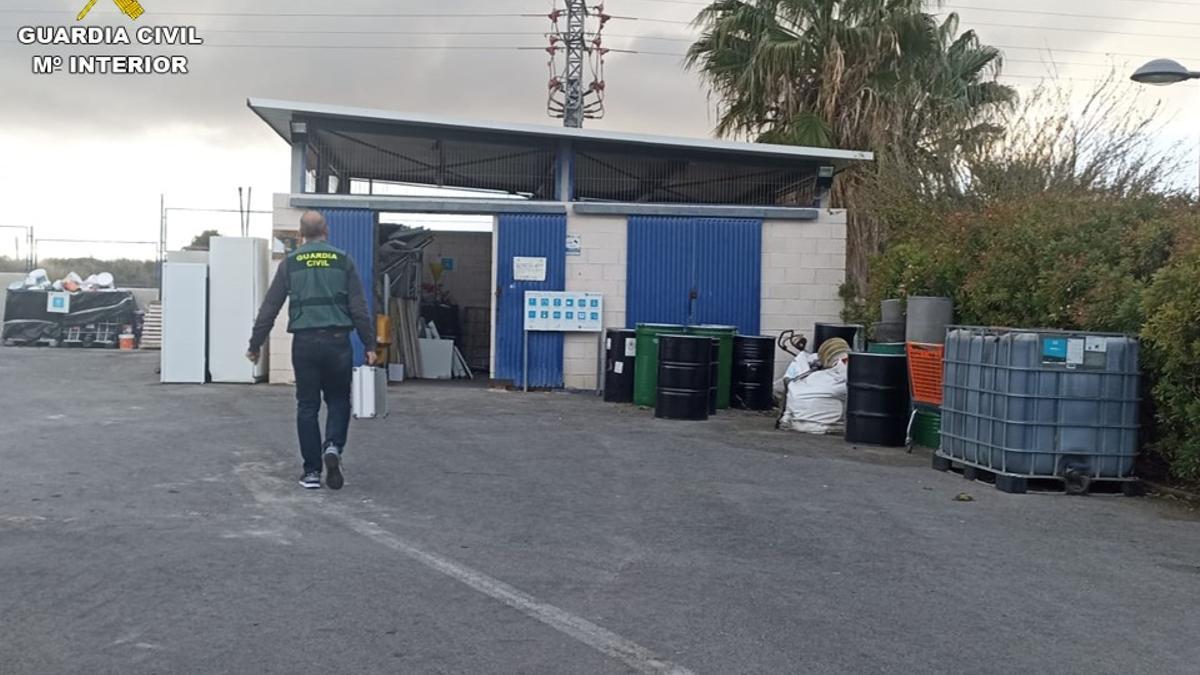 dos-arrestados-en-alcoy-por-14-robos-en-ecoparques-y-puntos-limpios-de