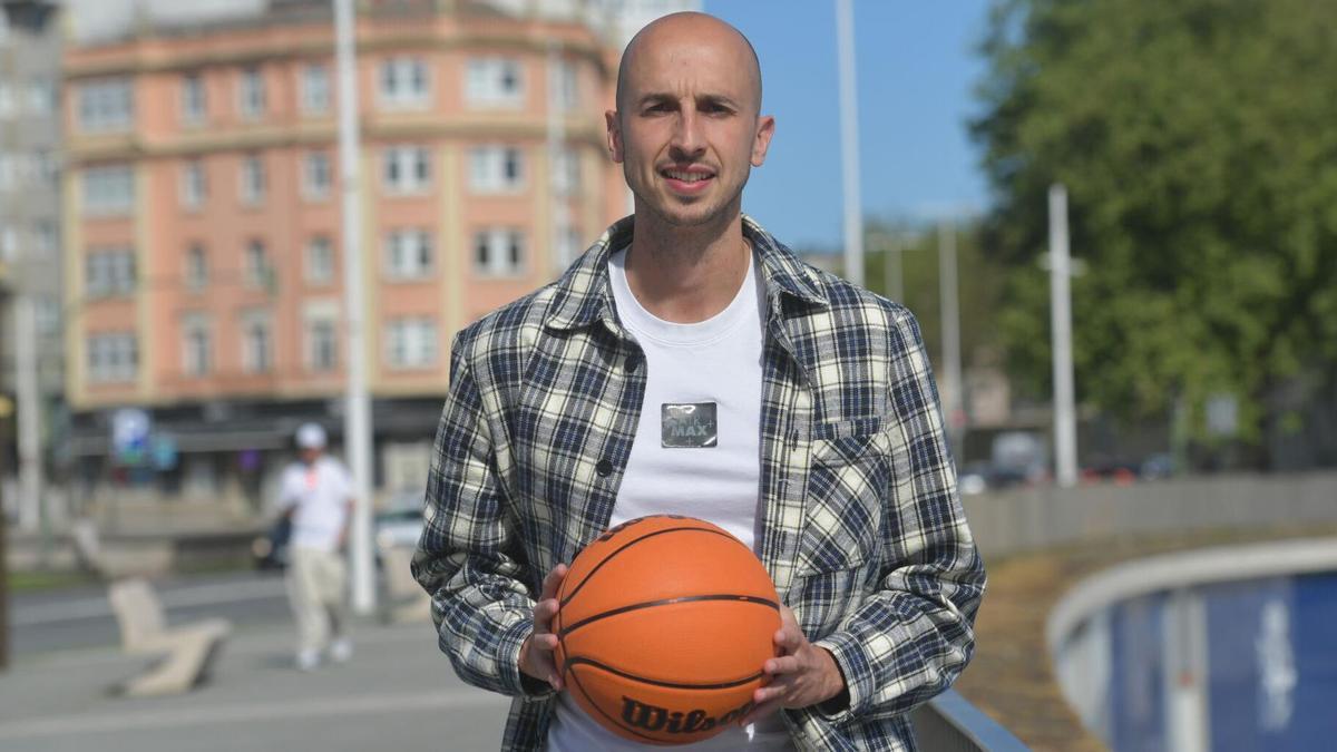 Álex Hernández, exjugador de baloncesto: «Dije ‘no’ a la primera llamada del Leyma, pero jugar en A Coruña ha sido la mejor decisión de mi vida»