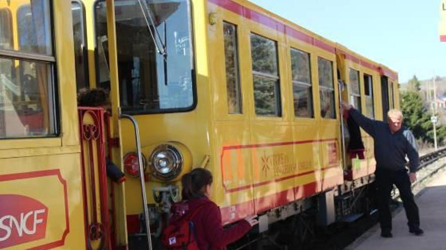 Un dels antics combois del Tren Groc que el territori vol conservar