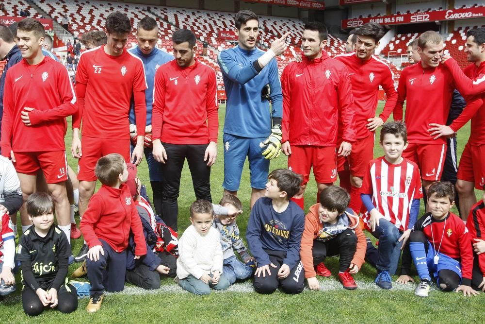 Entrenamiento del Sporting en El Molinón.