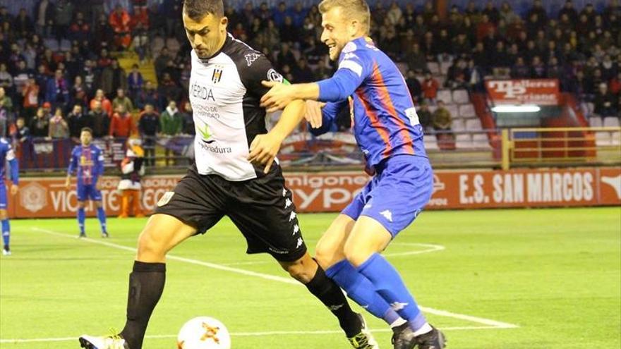 Mérida-Extremadura, un derbi entre dos equipos en apuros