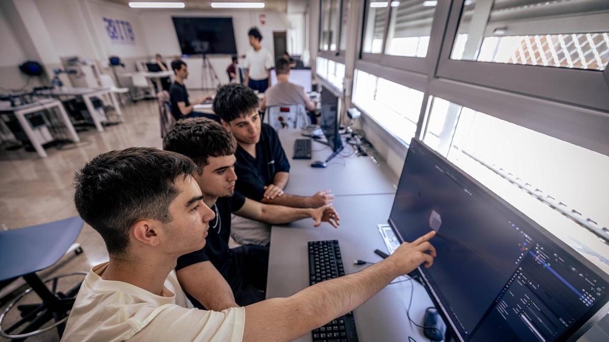Cuando un 10 no basta: la FP superior gana terreno entre buenos brillantes que no logran la nota para la universidad