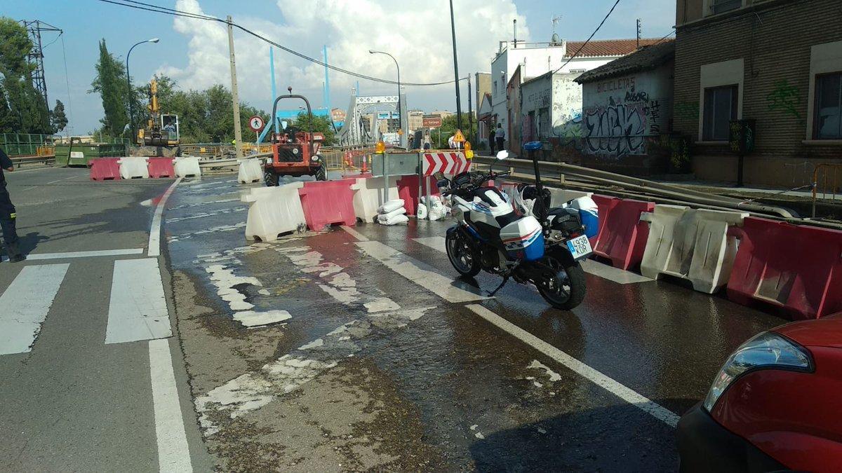 Un reventón en el puente de Santa Isabel deja sin agua a los barrios rurales de la margen izquierda del Gállego