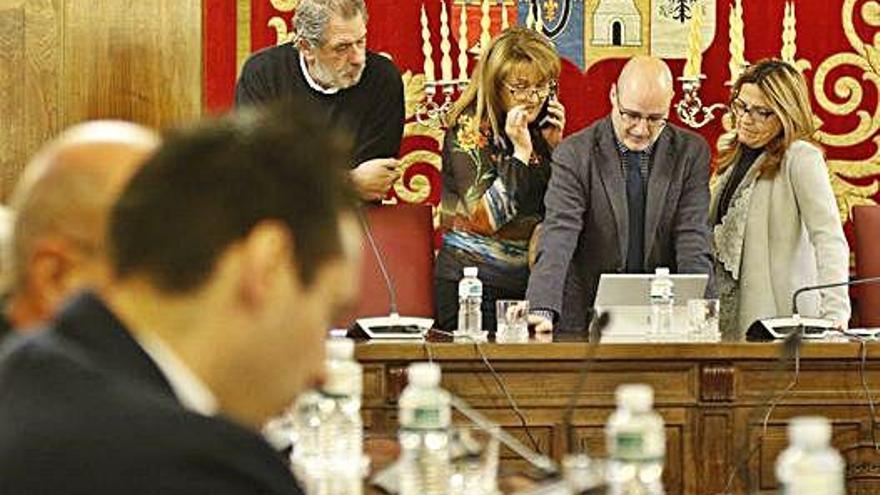 Dos meses después de su estreno, el sistema de votación electrónica de la Diputación no funcionó.