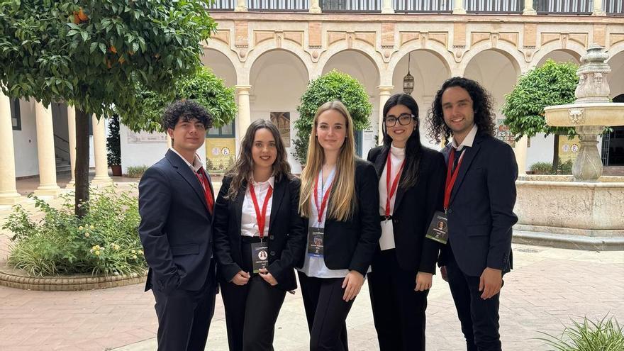 El equipo de debate de la Universidad de Alicante logra la tercera posición en el torneo “Tres Culturas”