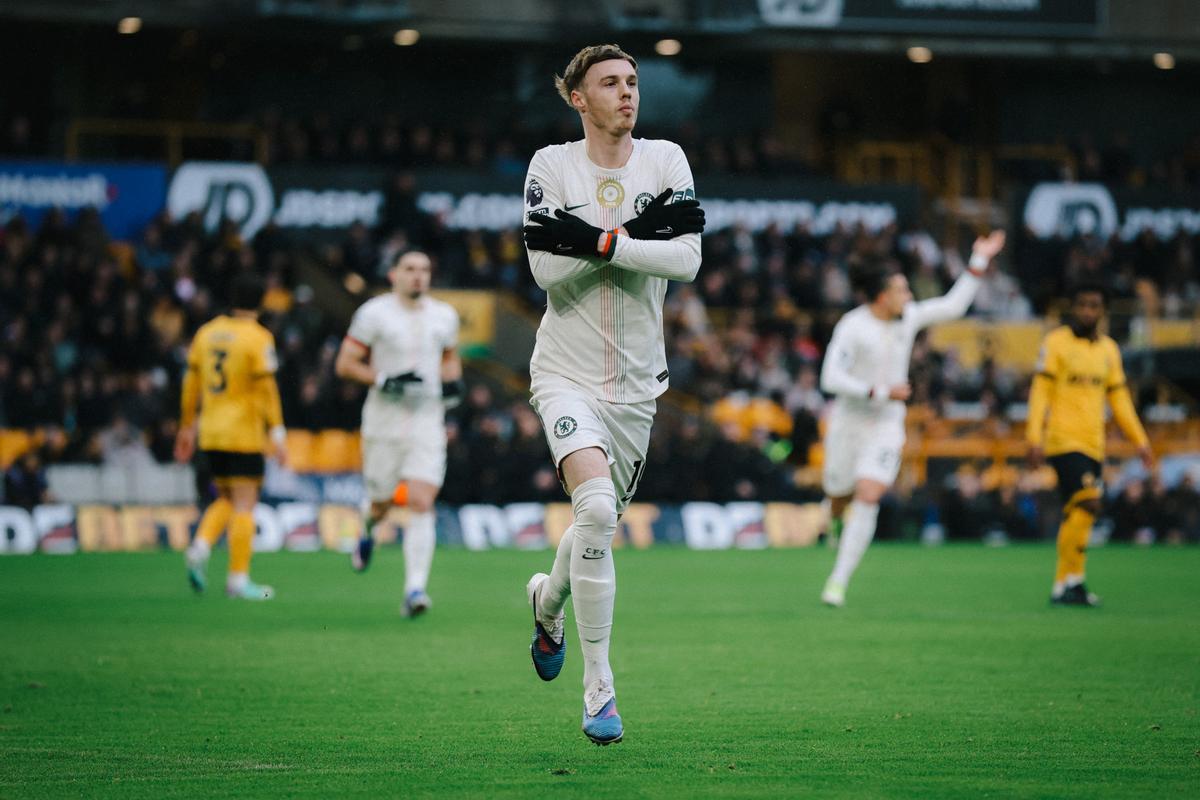 Cole Palmer celebra uno de sus goles ante el Wolves