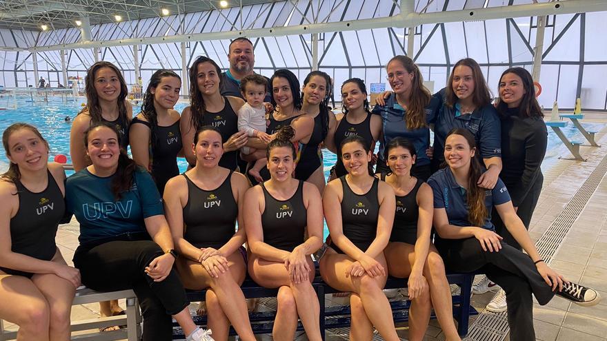 El equipo absoluto femenino de Waterpolo UPV, a la fase de ascenso a 1ª Nacional como campeón de Liga