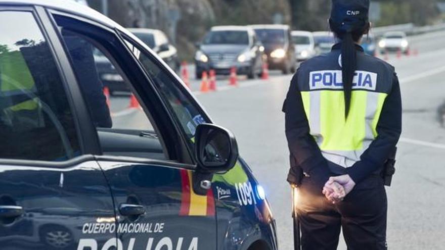 Los Mossos detienen en Barcelona a un inspector de la Policía Nacional por amenazas en una pastelería