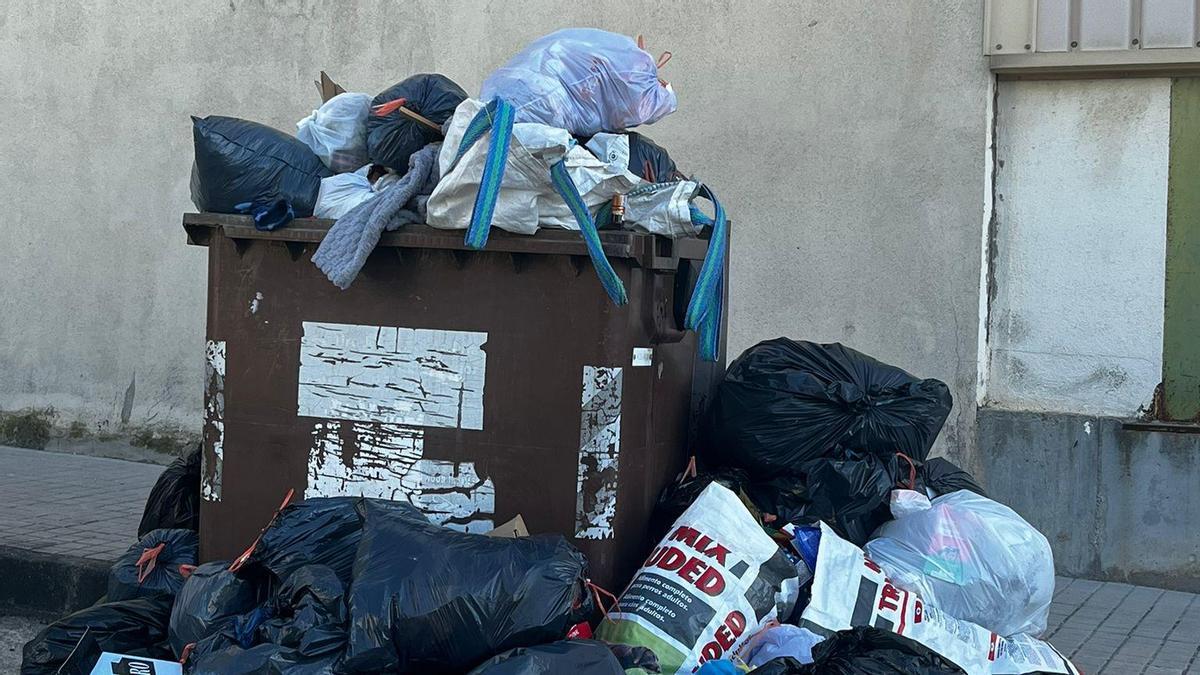 Agullent inicia un expediente sancionador por vertidos ilegales de residuos industriales en el municipio