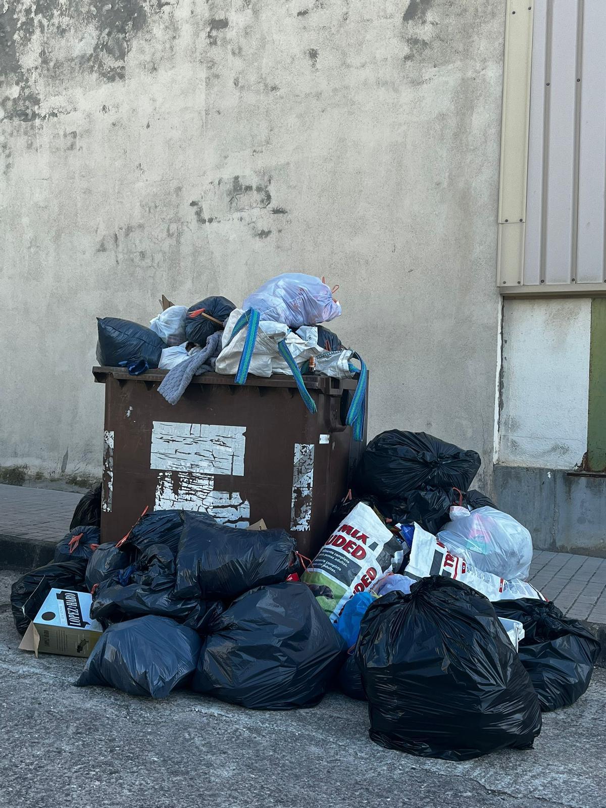 Agullent inicia un expediente sancionador por vertidos ilegales de residuos industriales en el municipio