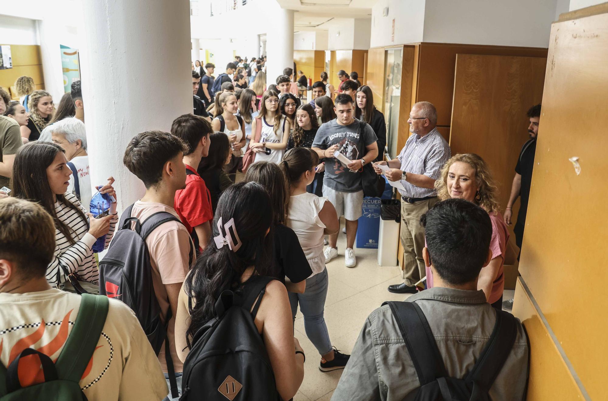 Primer día de la Selectividad 2023 en la Universidad de Alicante