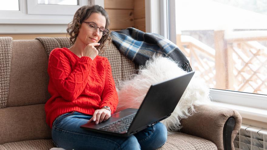 Cada español consume 130 minutos de Internet al día de media