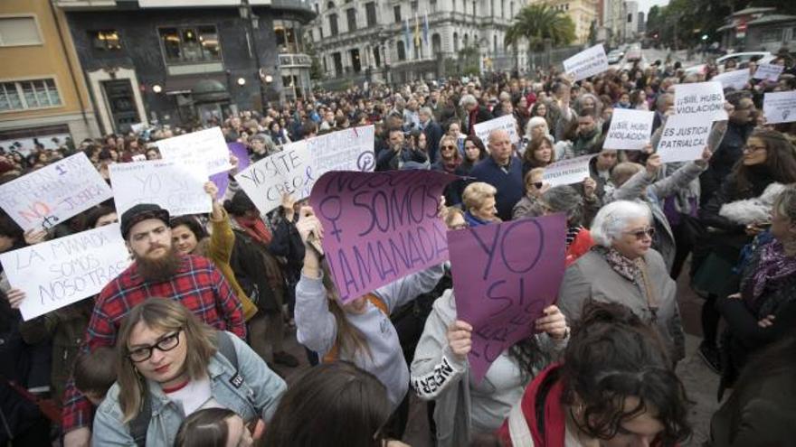 Asturias sale a la calle contra la sentencia de "La Manada"