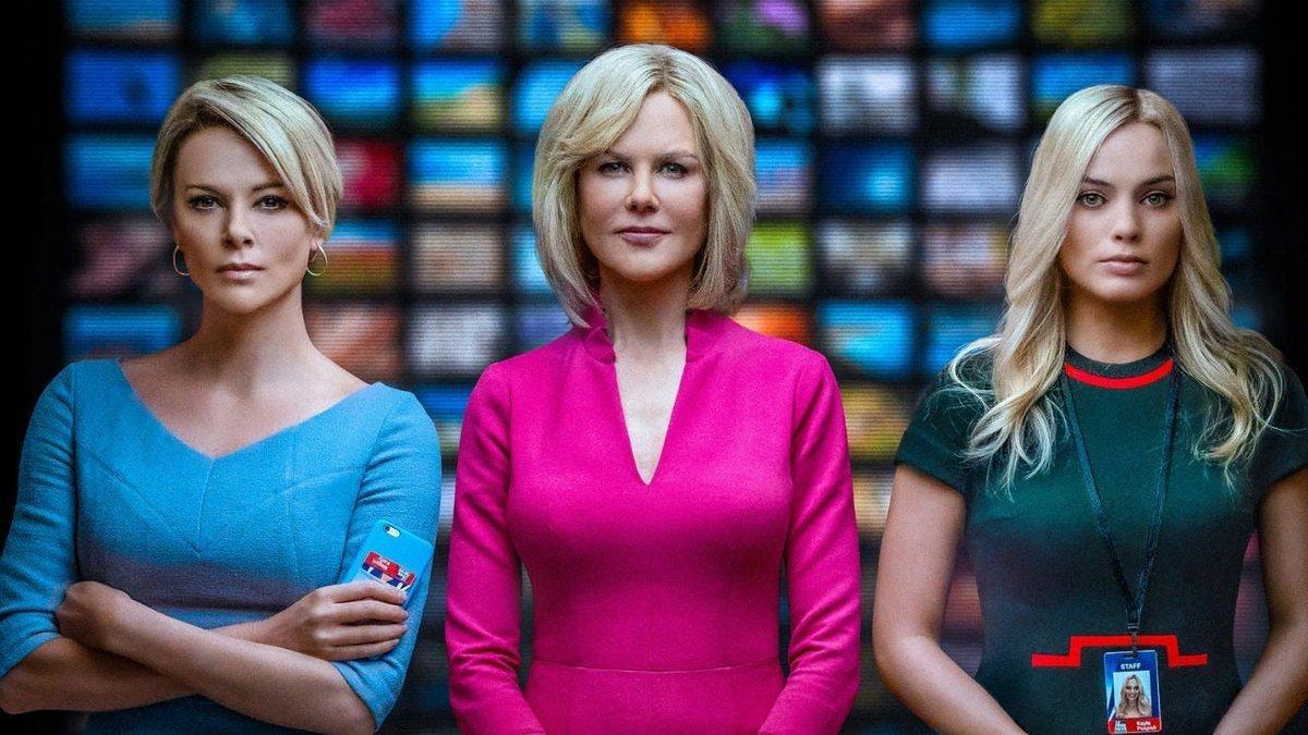 A la izquierda, Charlize Theron, Nicole Kidman y Margot Robbie, en el papel de trabajadoras de Fox News que fueron acosadas por Roger Ailes