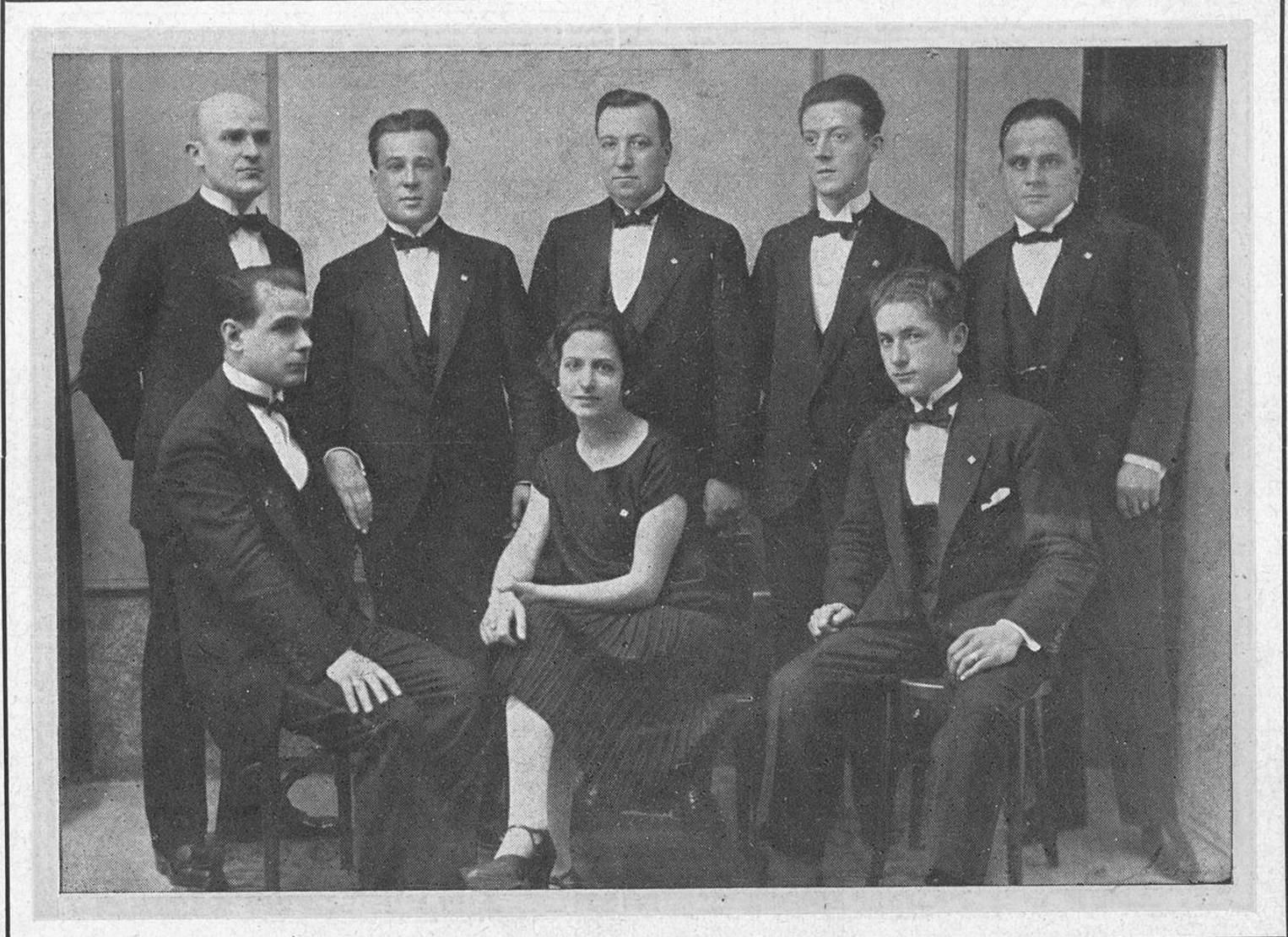 La pianista Camil·la Lloret liderant The King Jazz, un grup de jazz format el 1926. | ARXIU MUNICIPAL DE FIGUERES