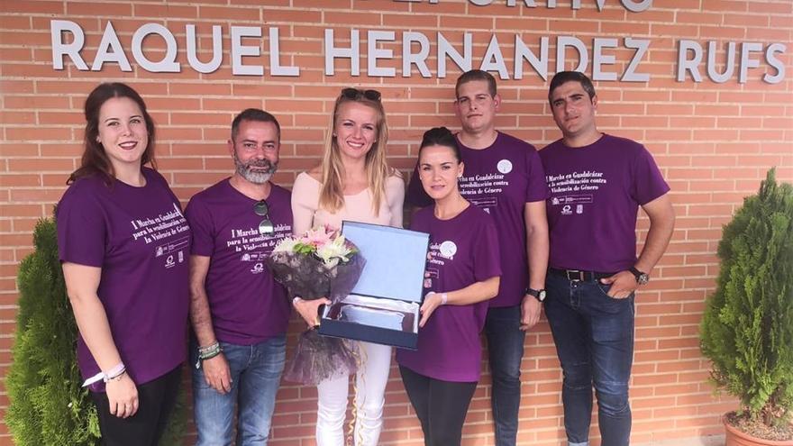 El pabellón de Guadalcázar ya lleva el nombre de Raquel Hernández