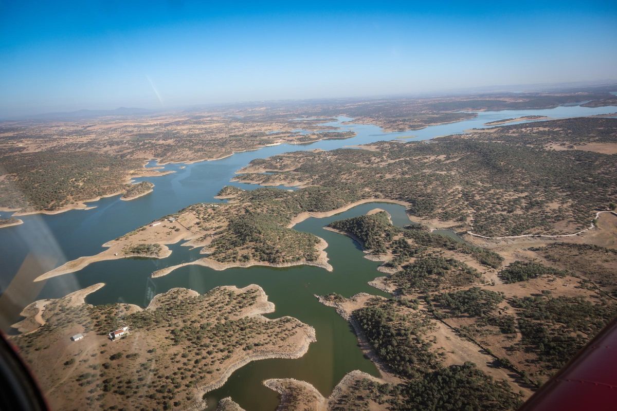 El lago de Alqueva, visto desde el aire.