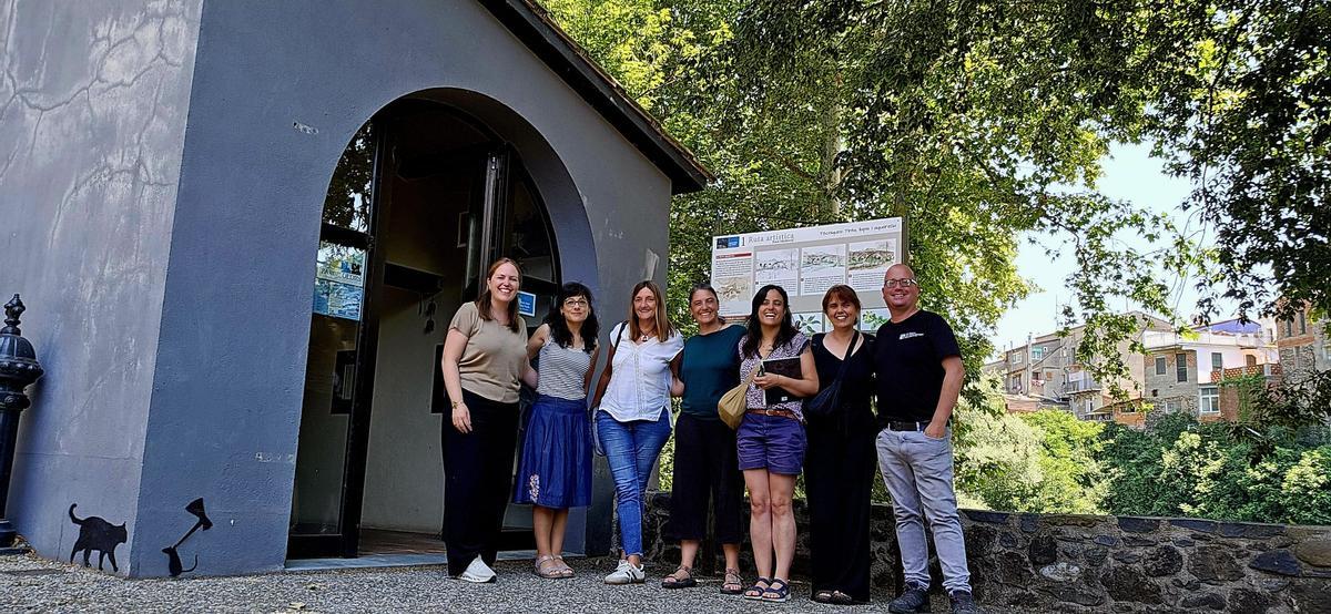 L’oficina de turisme de Ca l’Esquirolet, a Sant Joan les Fonts, que esdevé punt oficial d’informació dels espais naturals protegits