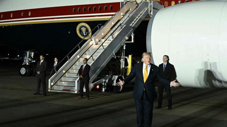 Trump va viatjar en un avió secret per l’amenaça de l’Iran