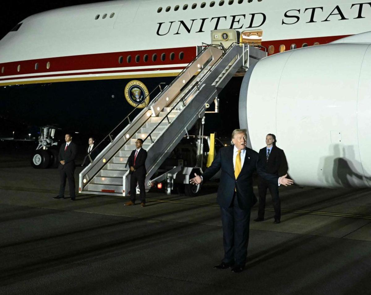 Trump va viatjar en un avió secret per l’amenaça de l’Iran