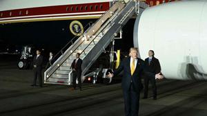 Trump va viatjar en un avió secret per l’amenaça de l’Iran