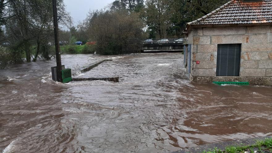 Así estrena el año Gondomar: inundaciones, caída de muros y calles cortadas