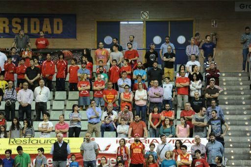 Partido entre el UCAM Baloncesto y el Manresa