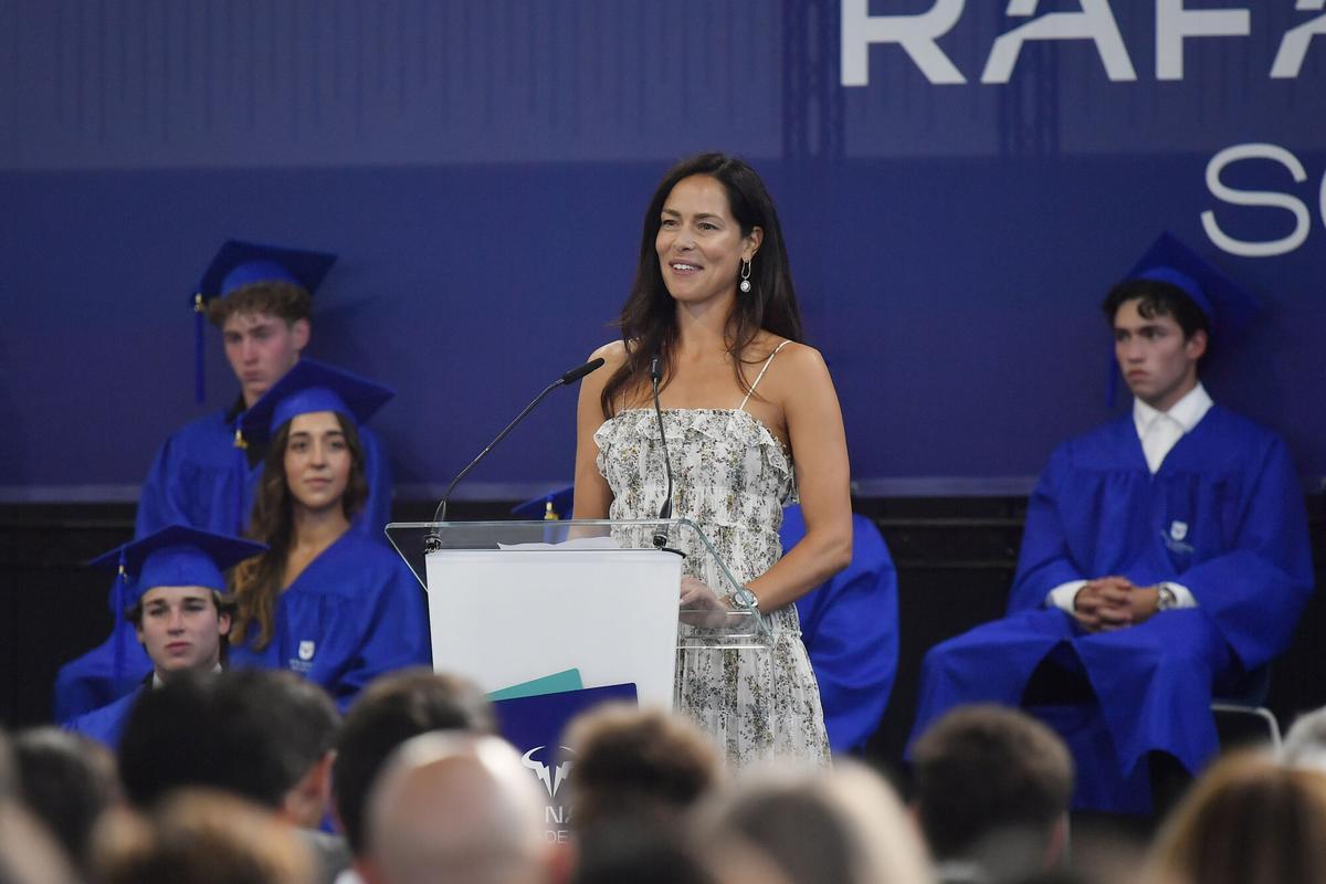 El acto de graduación de los estudiantes de la Rafa Nadal Academy, en imágenes