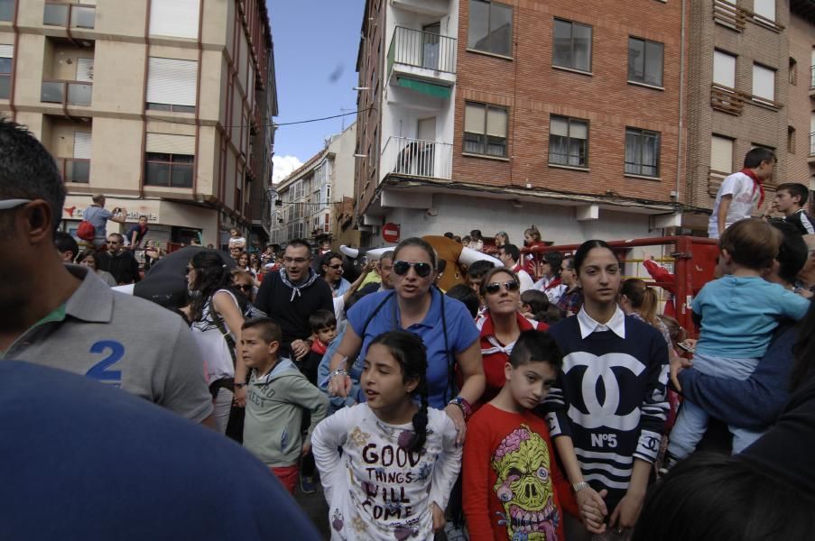 Los toros hinchables llenaron las calles