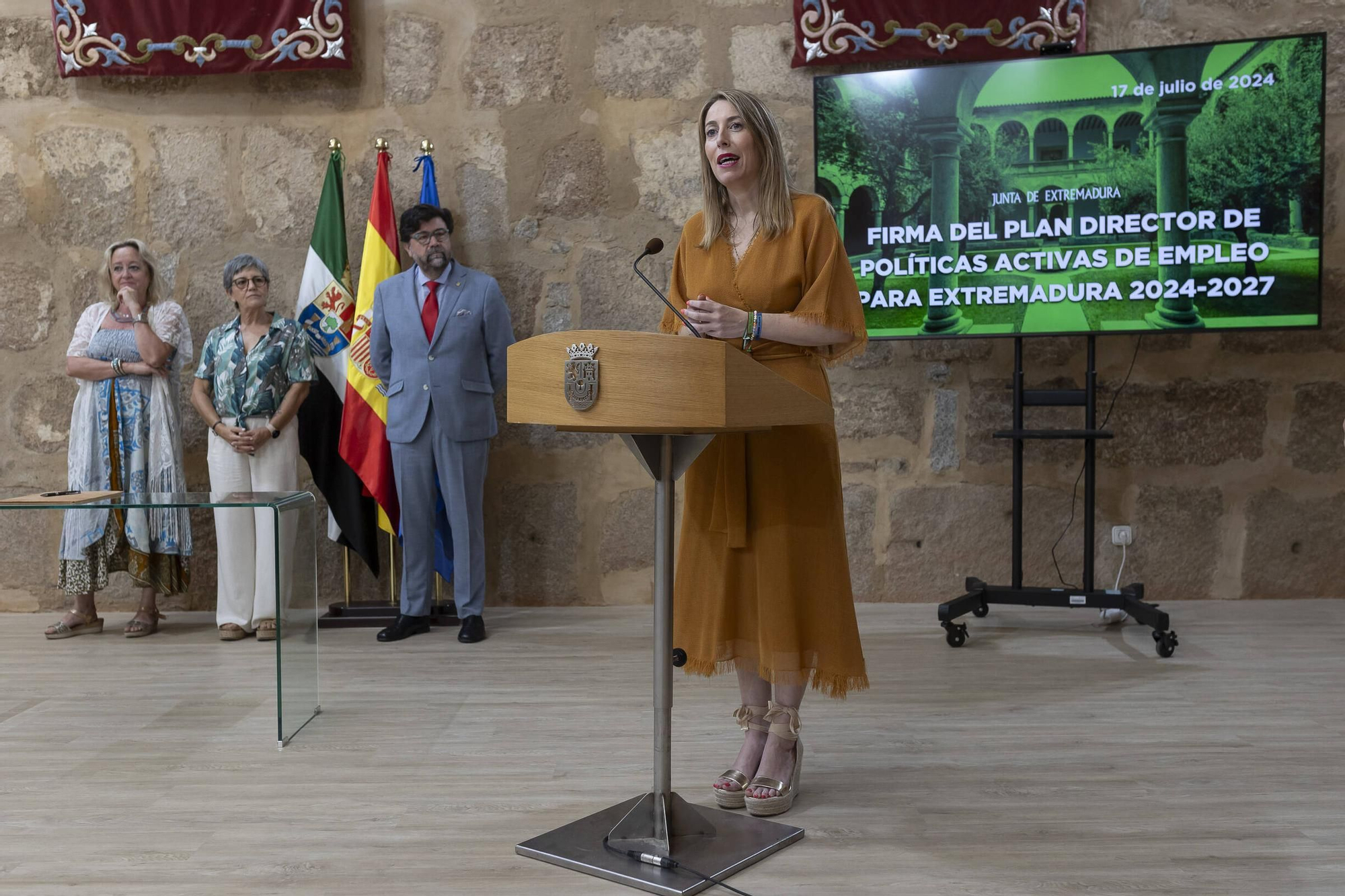 Así ha sido la firma del plan de empleo de Extremadura