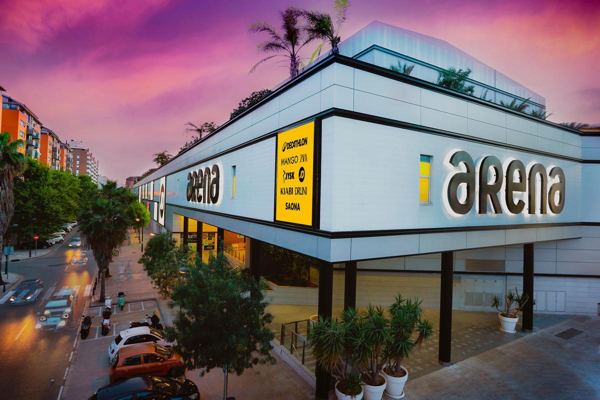 Arena atiende a diversas actividades de retail y tiene una amplia oferta de alimentación, servicios, salud y restauración.