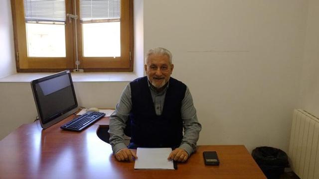 Elportavoz de IU, Manuel Burón en el despacho del Gurpo Municipal.