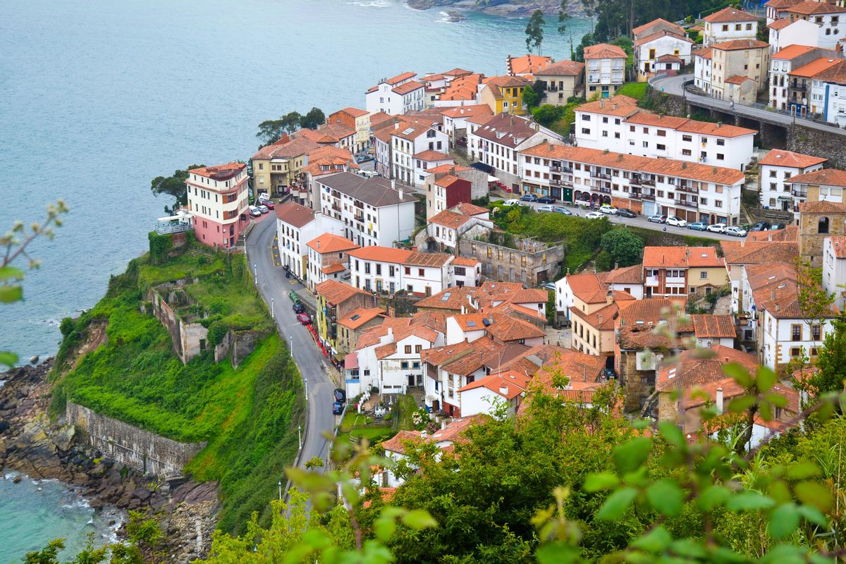 Vista de Lastres desde el mirador de San Roque.