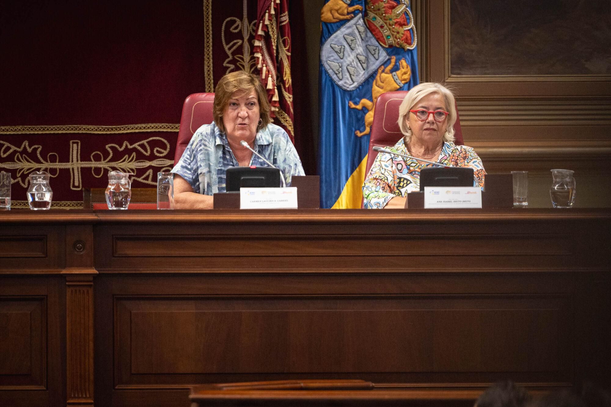 Mujeres con discapacidad en el Parlamento de Canarias