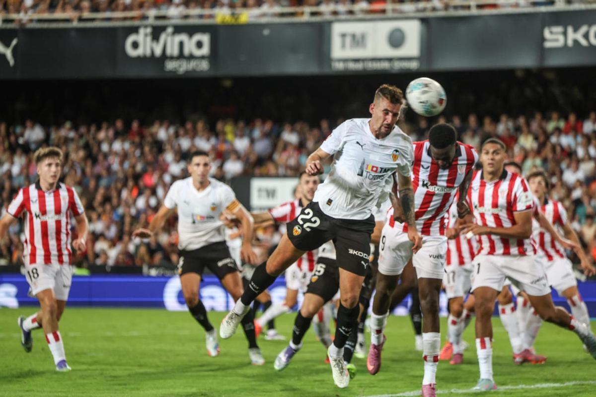El Valencia CF - Athletic Club jugado en Mestalla, en imágenes