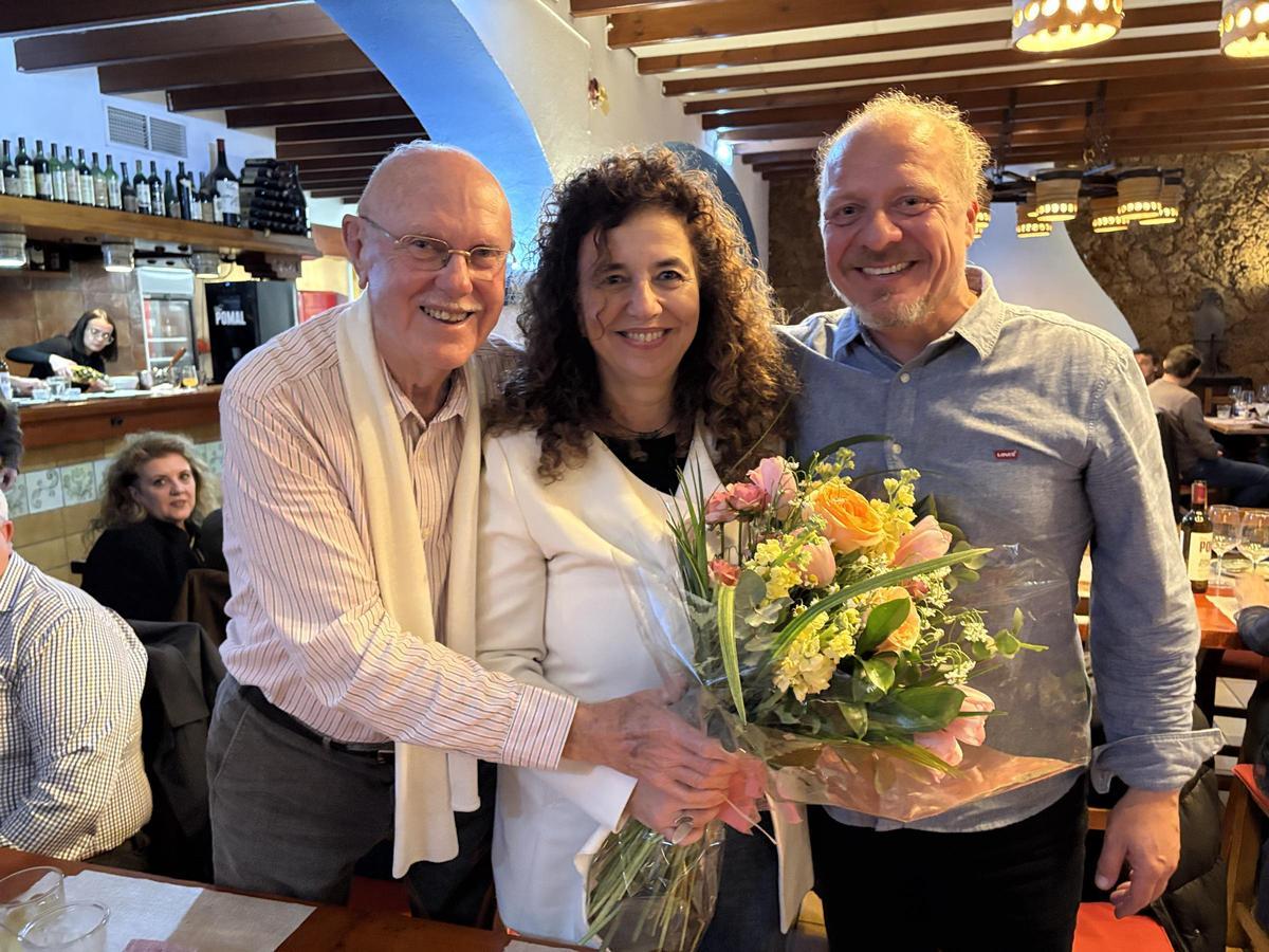 Pere 'Casetes', Pilar Costa y Juanjo Ferrer, durante la cena.