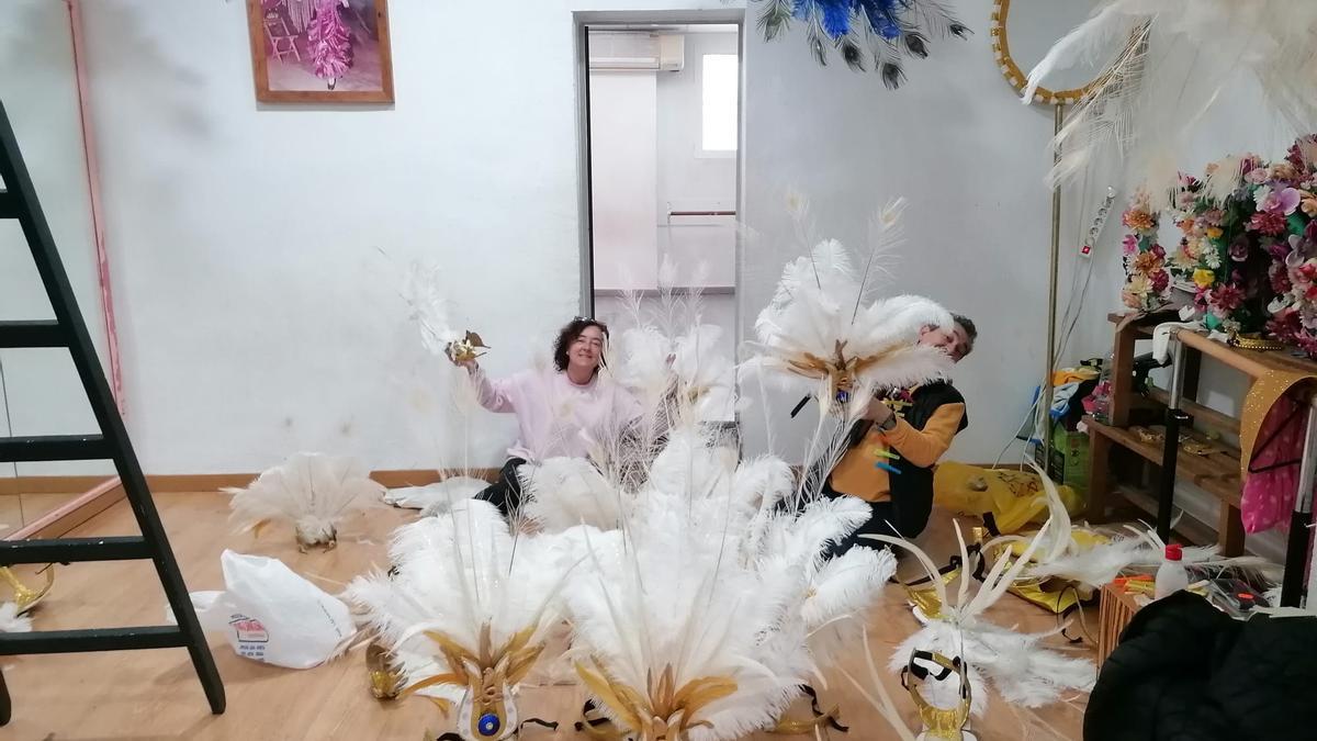 La comparsa Antares disfruta los últimos días antes de que arranque el Carnaval