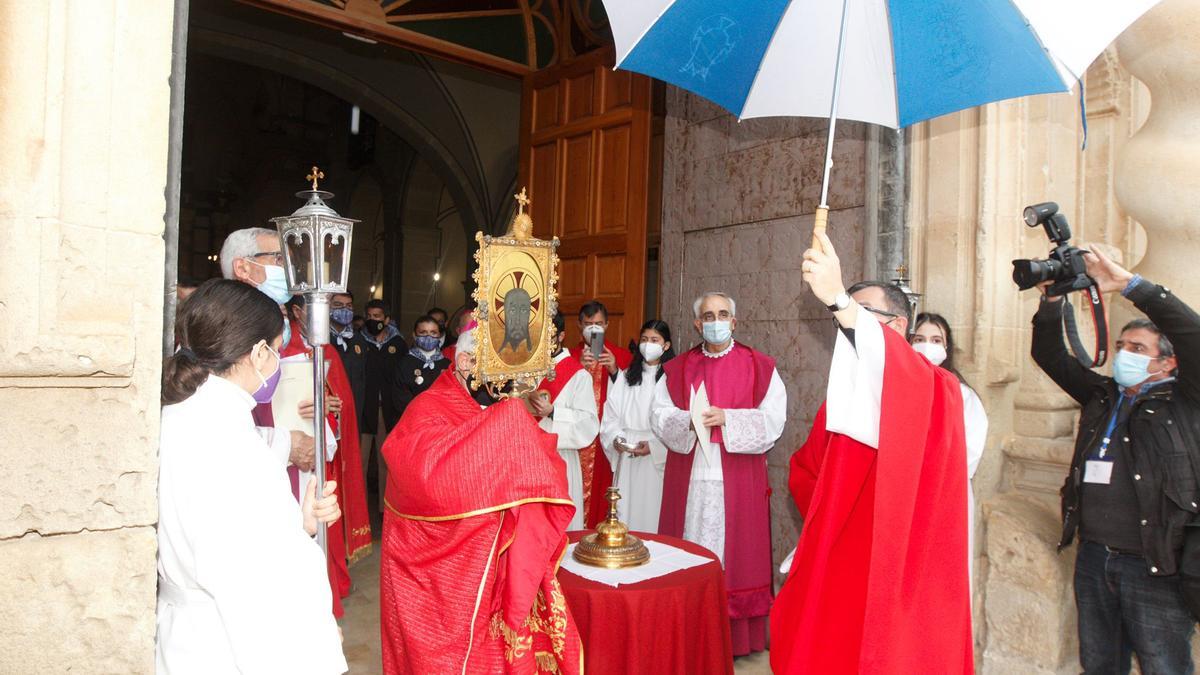 Santa Faz 2021: las imágenes de la Peregrina y la misa en Alicante