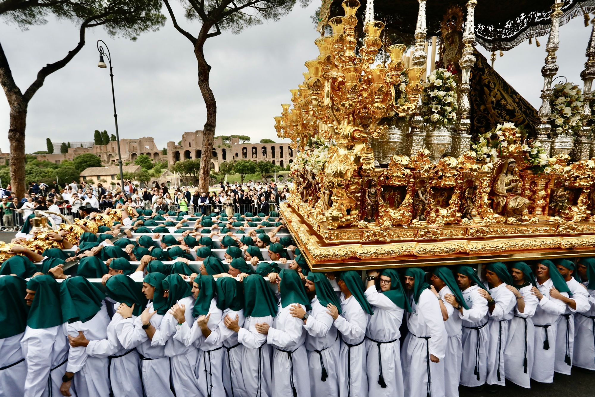 Gran procesión por el Jubileo de las Cofradías, en fotos