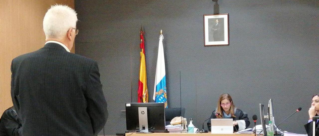 Gonzalo Parada durante el juicio en su contra por delitos de violencia de género, ayer.