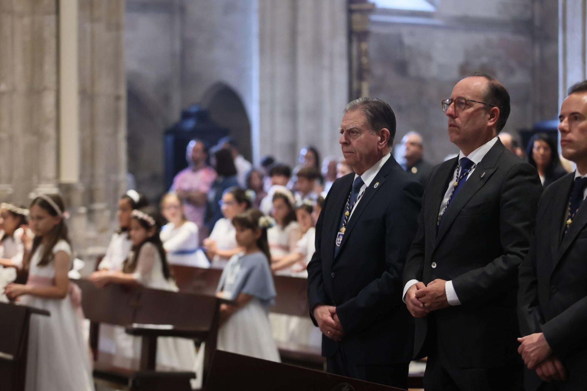 Así fue la misa del Corpus Christi en la catedral de Oviedo.