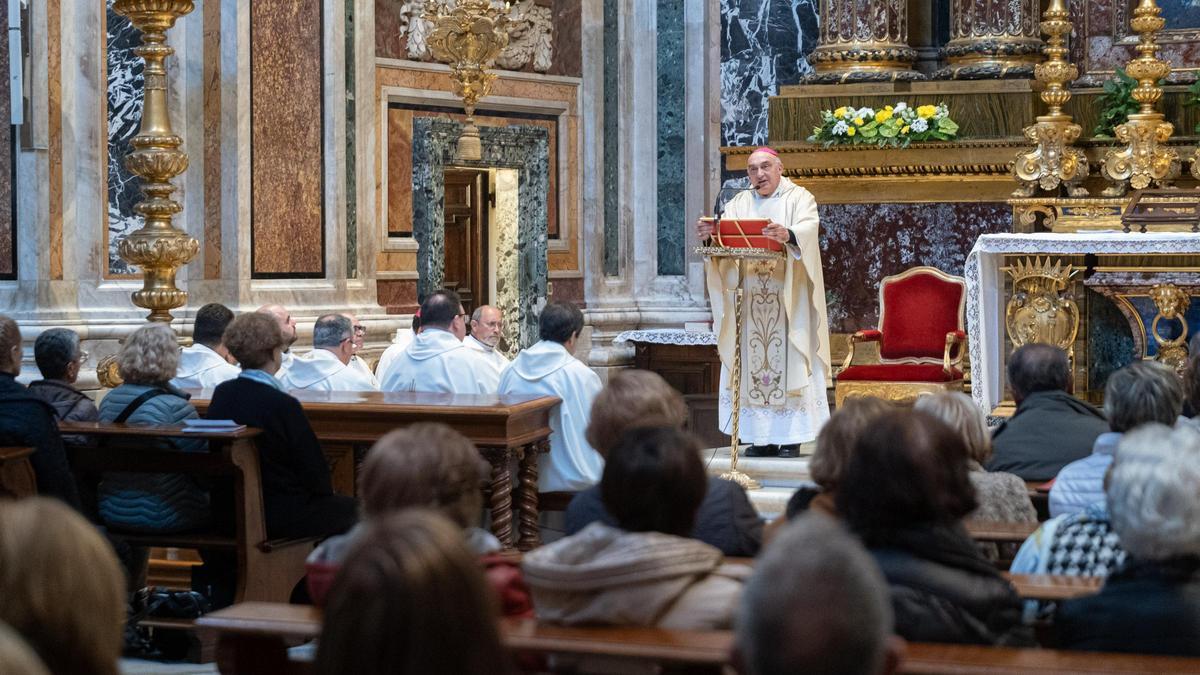 Enrique Benavant durante la eucaristía en Roma