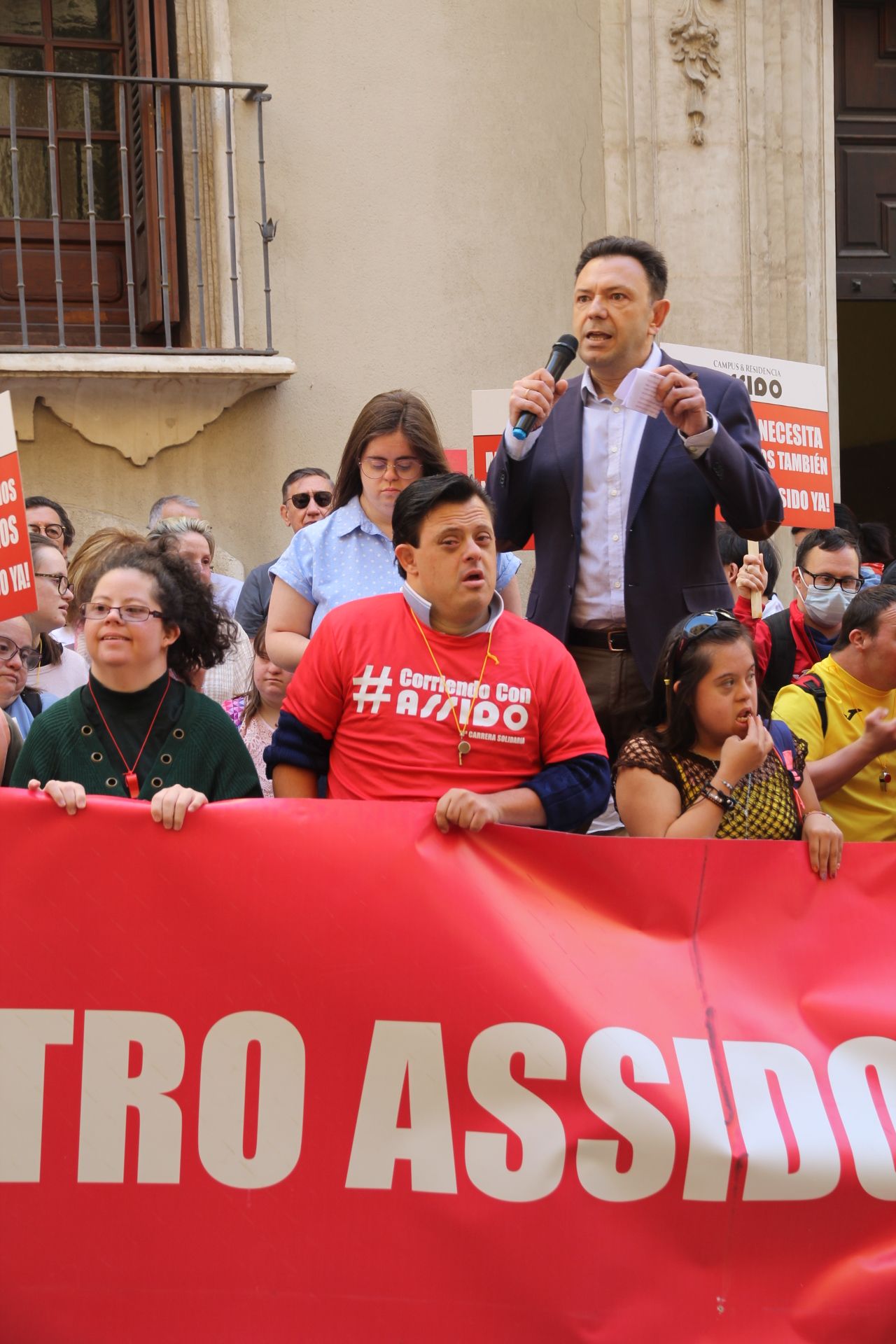 Concentración de Assido en Murcia ante la CHS