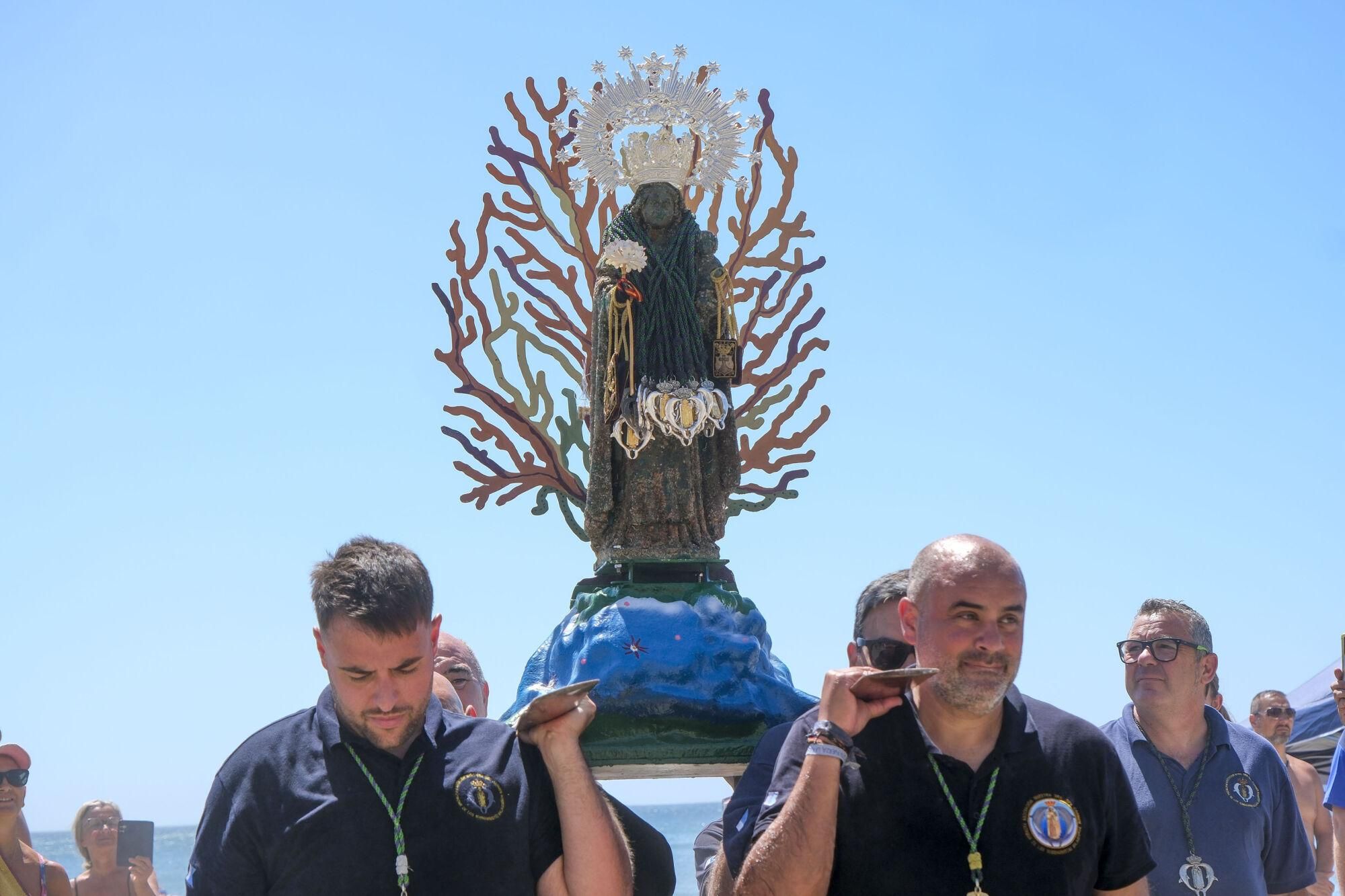Procesión de la Virgen del Carmen de los submarinistas en La Malagueta