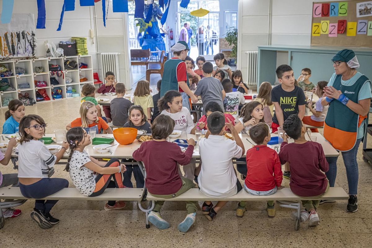 Comedor escolar del colegio público Turó Blau en Barcelona.