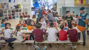 Comedor escolar del colegio público Turó Blau en Barcelona.